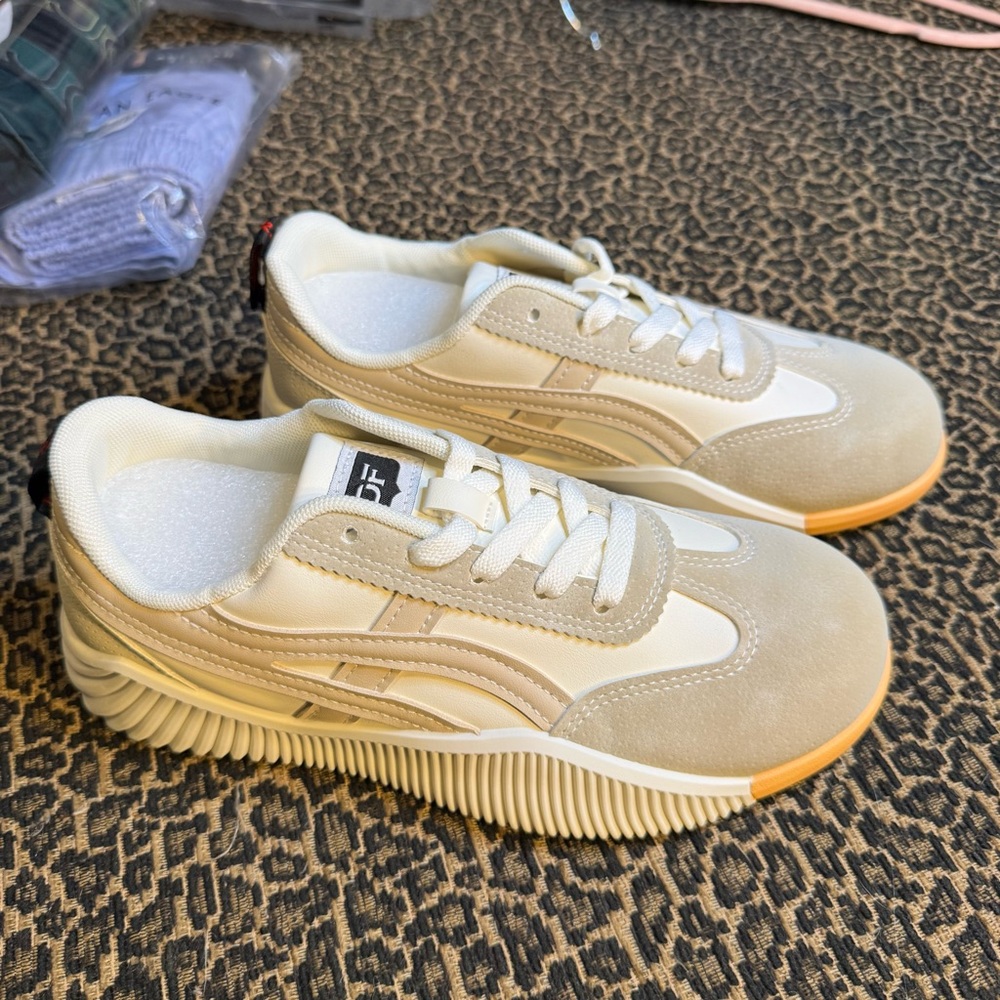 Women’s Beige and Cream Low-Top Sneakers - Picture 4 of 5